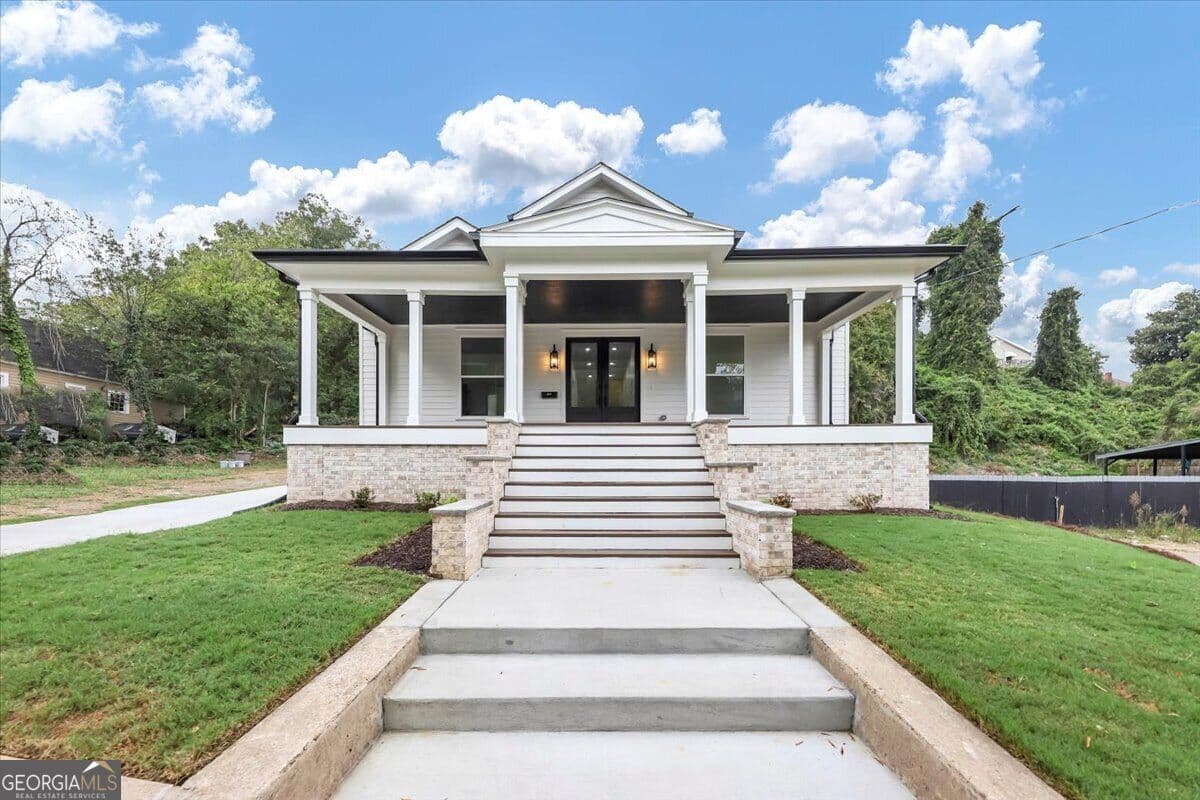 5 bedroom, 3.5 bathroom, 2,682 sq ft single family residence for sale at 212 S Broad Street, Rome, GA 30161 — photo 3
