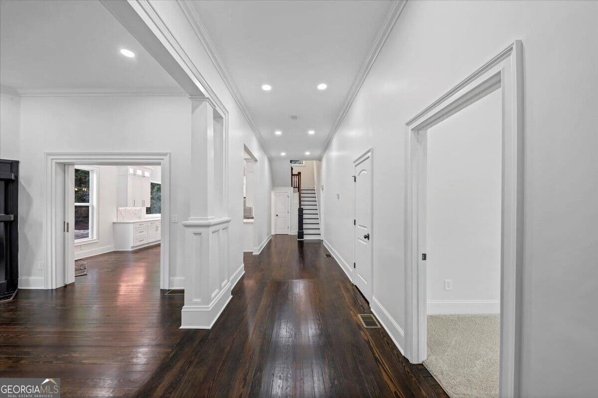 5 bedroom, 3.5 bathroom, 2,682 sq ft single family residence for sale at 212 S Broad Street, Rome, GA 30161 — photo 8