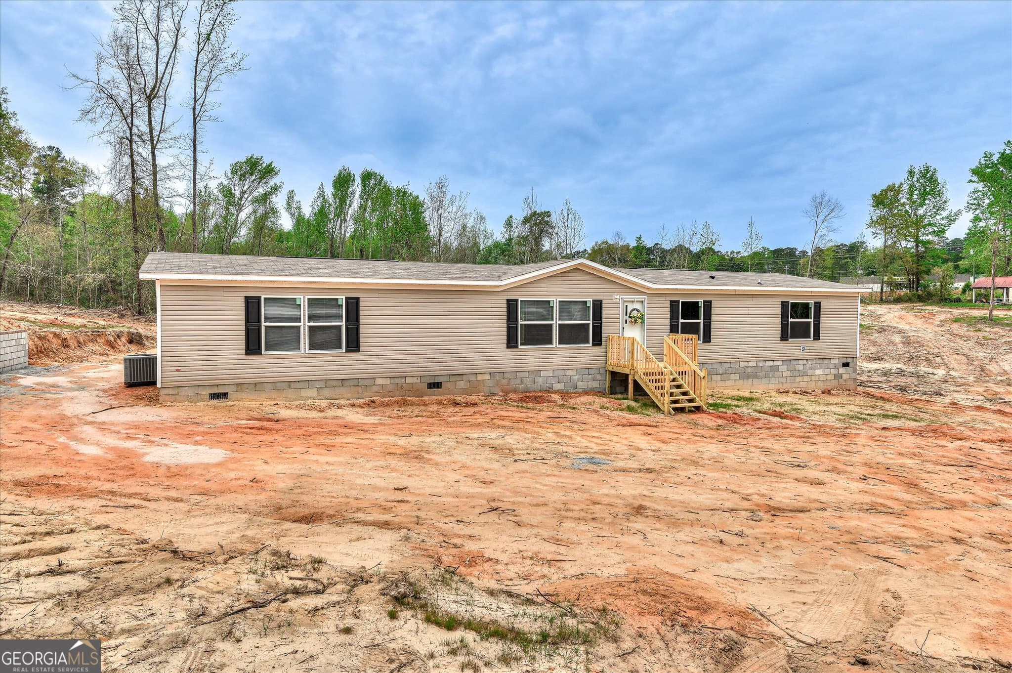 5 bedroom, 3 bathroom, 2,128 sq ft manufactured home,single family residence for sale at 4052 U.S. Hwy 25, Hephzibah, GA 30815 — photo 2