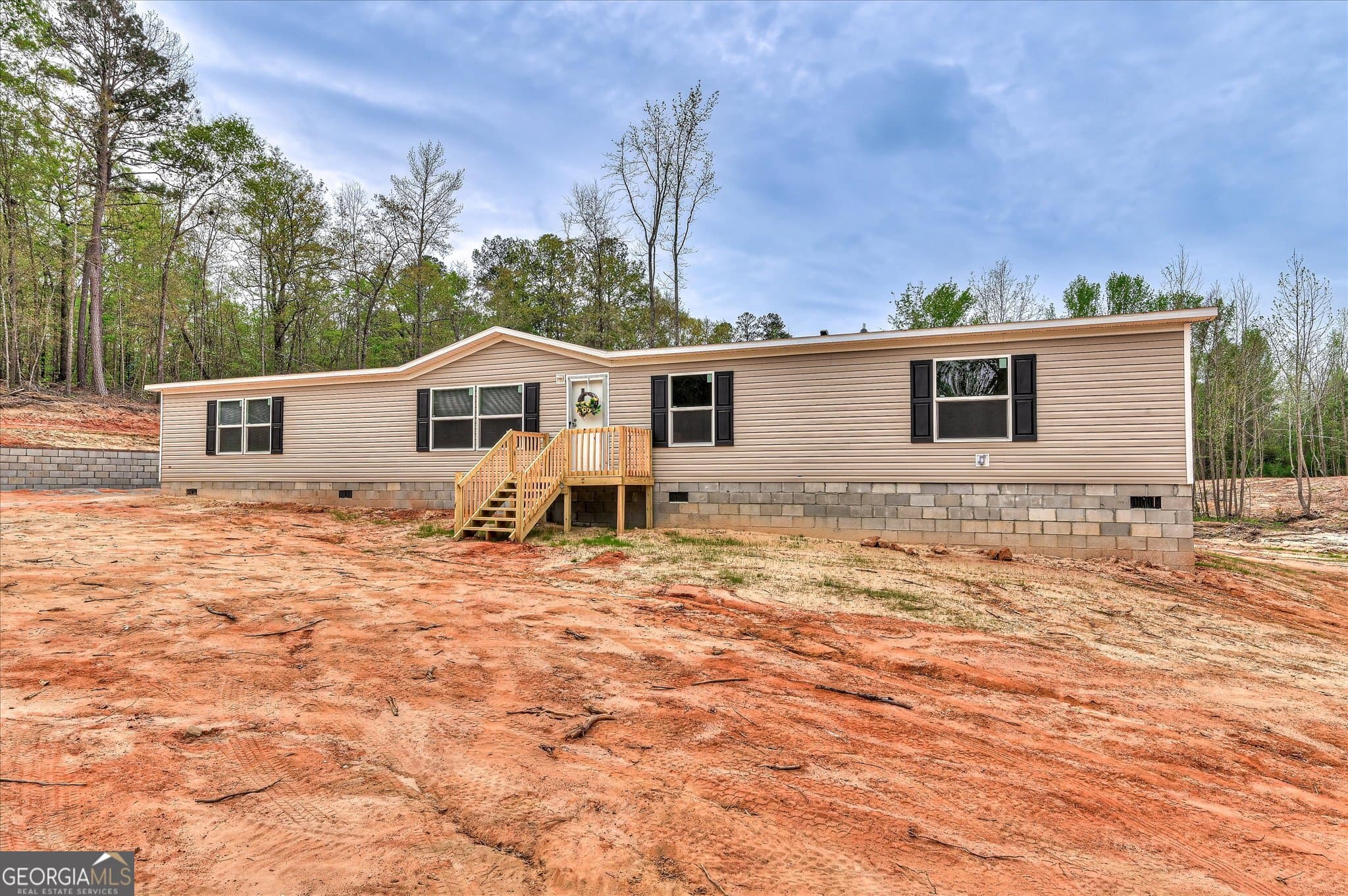 5 bedroom, 3 bathroom, 2,128 sq ft manufactured home,single family residence for sale at 4052 U.S. Hwy 25, Hephzibah, GA 30815 — photo 3