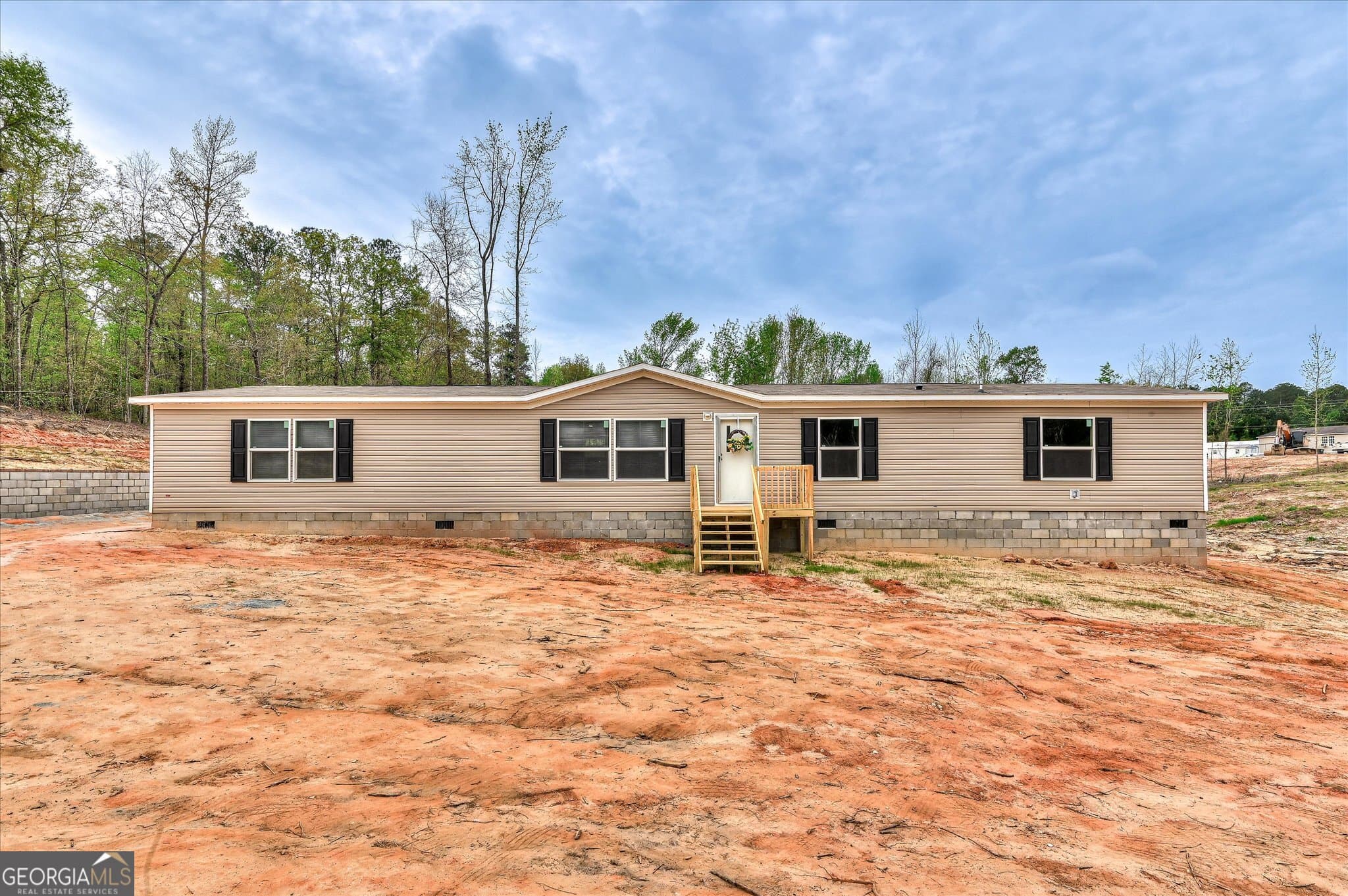 5 bedroom, 3 bathroom, 2,128 sq ft manufactured home,single family residence for sale at 4052 U.S. Hwy 25, Hephzibah, GA 30815