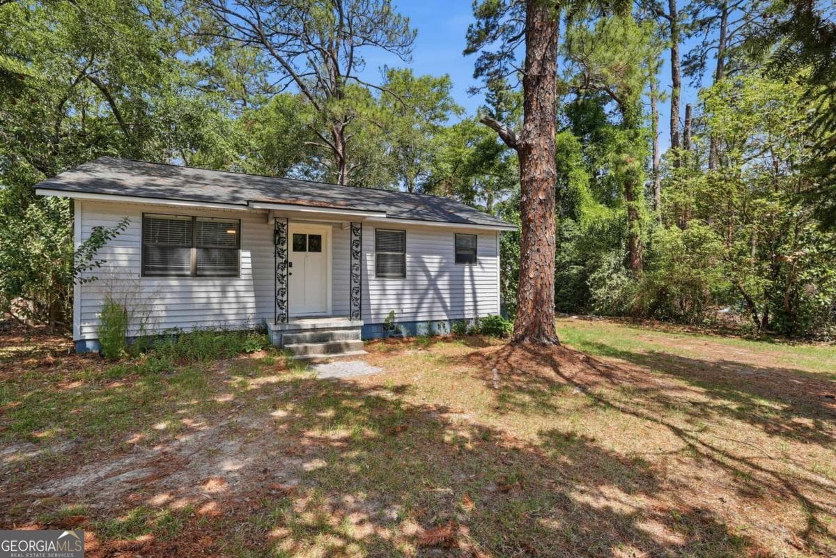 2 bedroom, 1 bathroom, 905 sq ft single family residence under contract at 22 N Easy Street, Statesboro, GA 30458