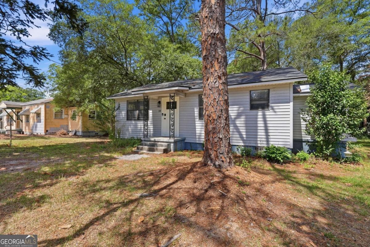 2 bedroom, 1 bathroom, 905 sq ft single family residence under contract at 22 N Easy Street, Statesboro, GA 30458 — photo 4
