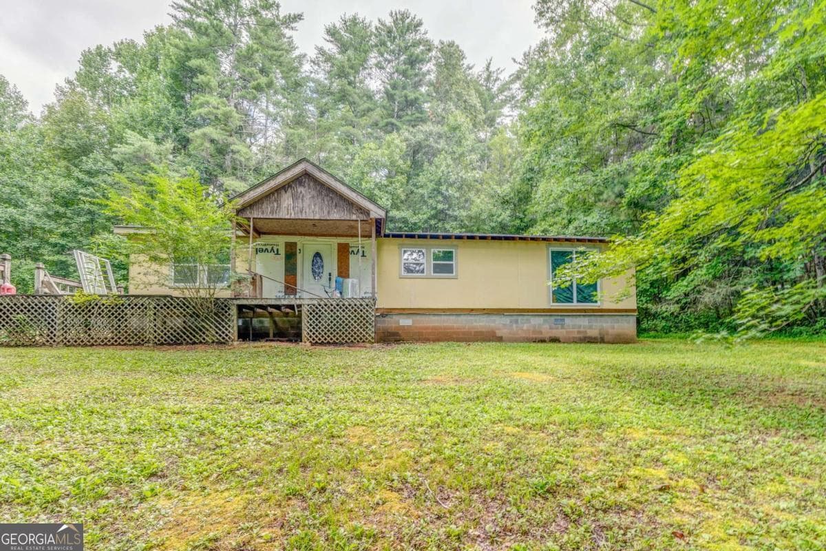 3 bedroom, 2 bathroom, 1,404 sq ft single family residence for sale at 10610 Chatsworth Highway, Ellijay, GA 30540 — photo 3