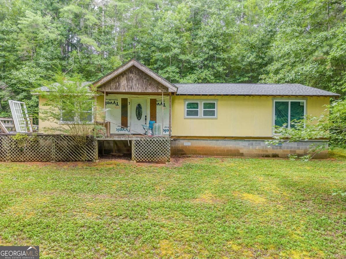 3 bedroom, 2 bathroom, 1,404 sq ft single family residence for sale at 10610 Chatsworth Highway, Ellijay, GA 30540 — photo 1 of 18
