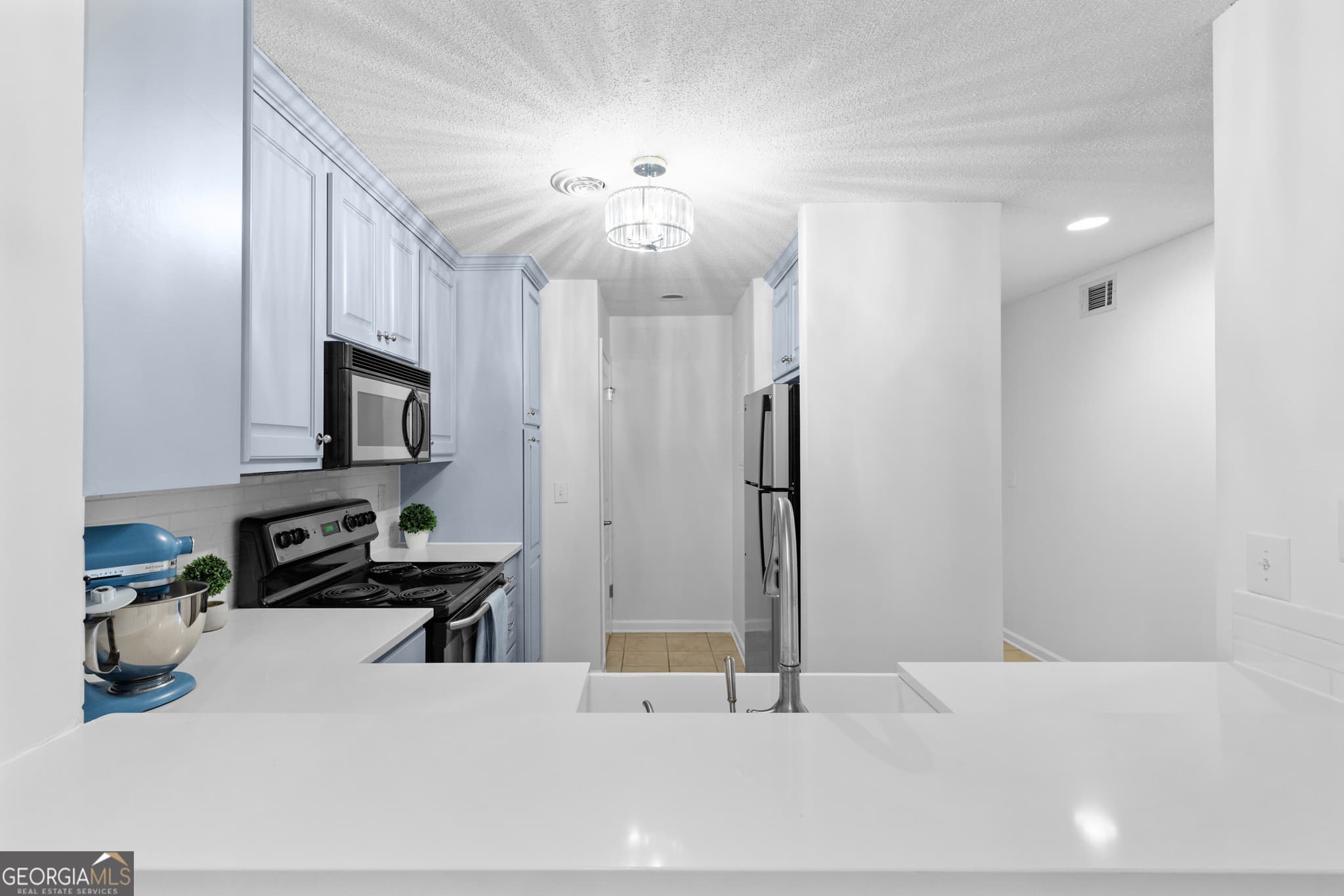 2 bedroom, 1 bathroom, 868 sq ft condominium for sale at 3650 Ashford Dunwoody Road 214, Atlanta, GA 30319 — photo 9