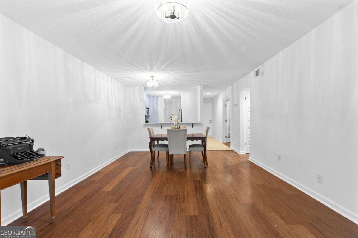 2 bedroom, 1 bathroom, 868 sq ft condominium for sale at 3650 Ashford Dunwoody Road 214, Atlanta, GA 30319 — photo 10