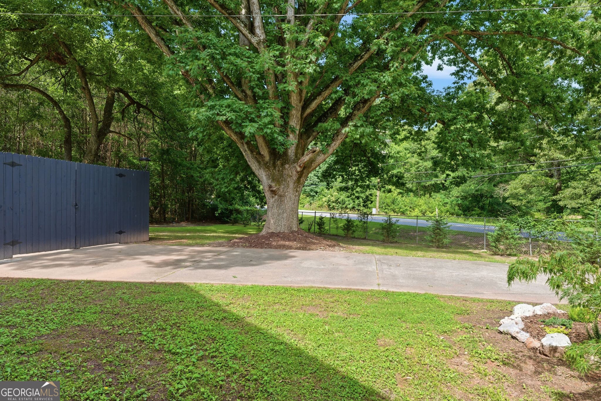 3 bedroom, 2 bathroom, 1,500 sq ft single family residence for sale at 5230 Old Bill Cook Road, College Park, GA 30349 — photo 6