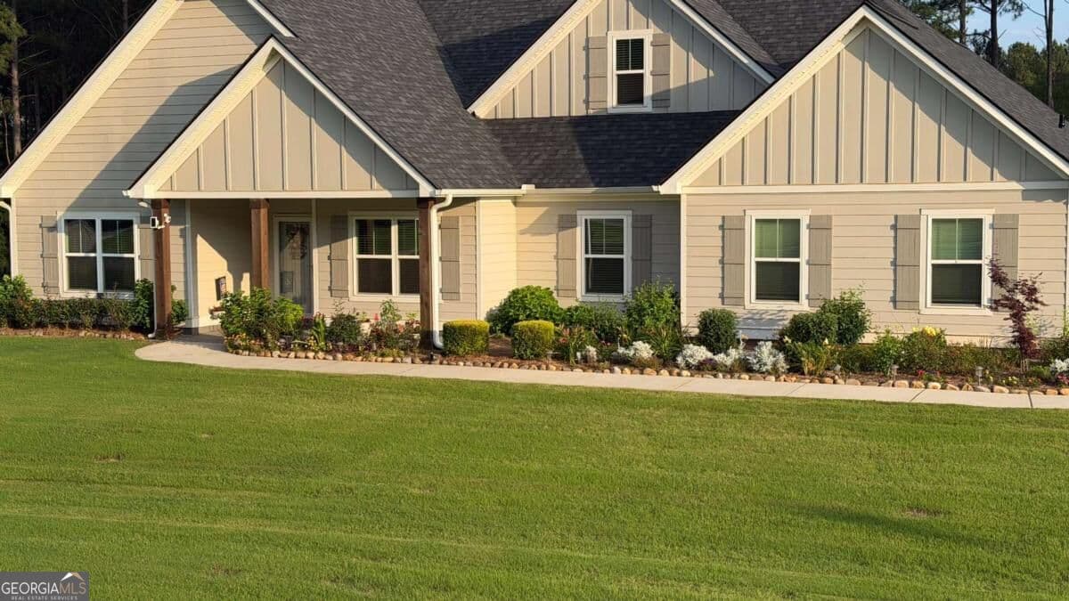 4 bedroom, 3 bathroom, 3,091 sq ft single family residence for sale at 12 Springdale Court, Senoia, GA 30276 — photo 2