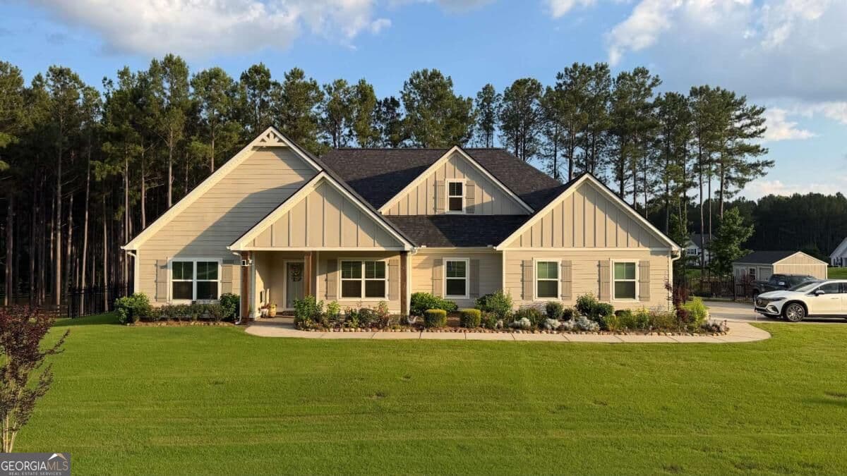 4 bedroom, 3 bathroom, 3,091 sq ft single family residence for sale at 12 Springdale Court, Senoia, GA 30276