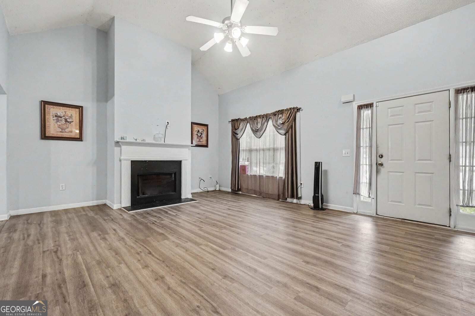 3 bedroom, 2 bathroom, 1,416 sq ft single family residence for sale at 4967 Wolfcreek View, College Park, GA 30349 — photo 3