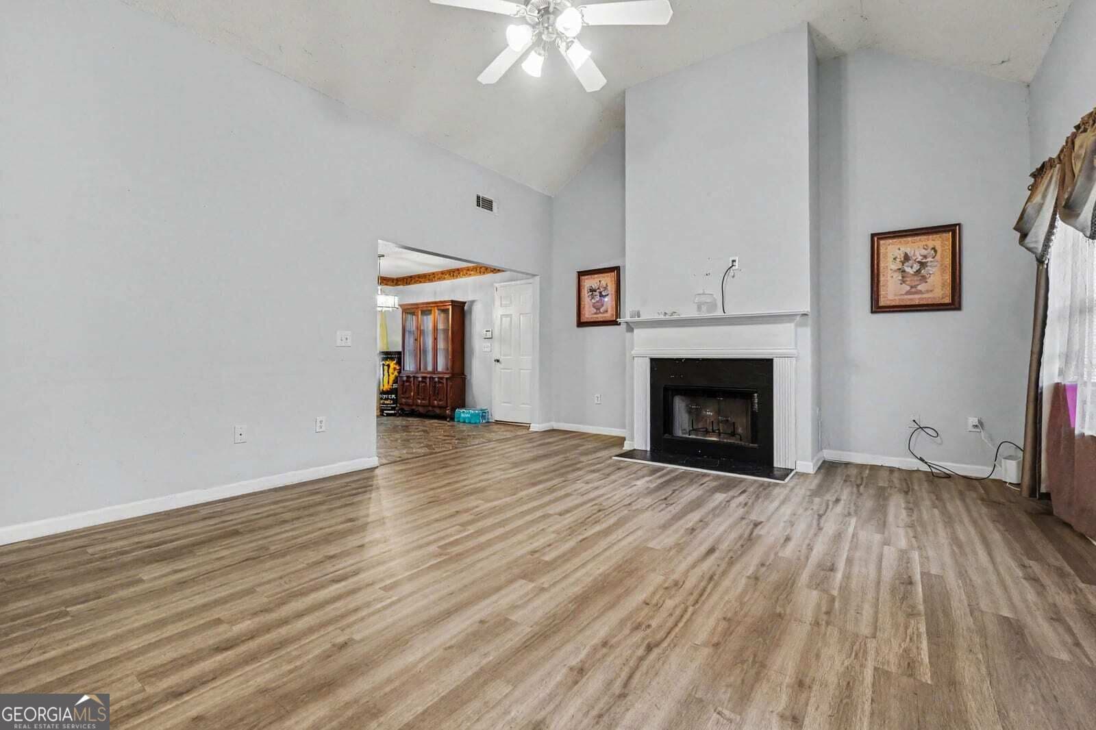 3 bedroom, 2 bathroom, 1,416 sq ft single family residence for sale at 4967 Wolfcreek View, College Park, GA 30349 — photo 4