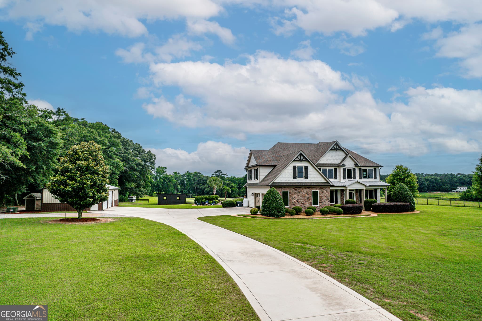 6 bedroom, 4.5 bathroom, 3,504 sq ft single family residence under contract at 405 New Phoenix Road, Eatonton, GA 31024 — photo 6