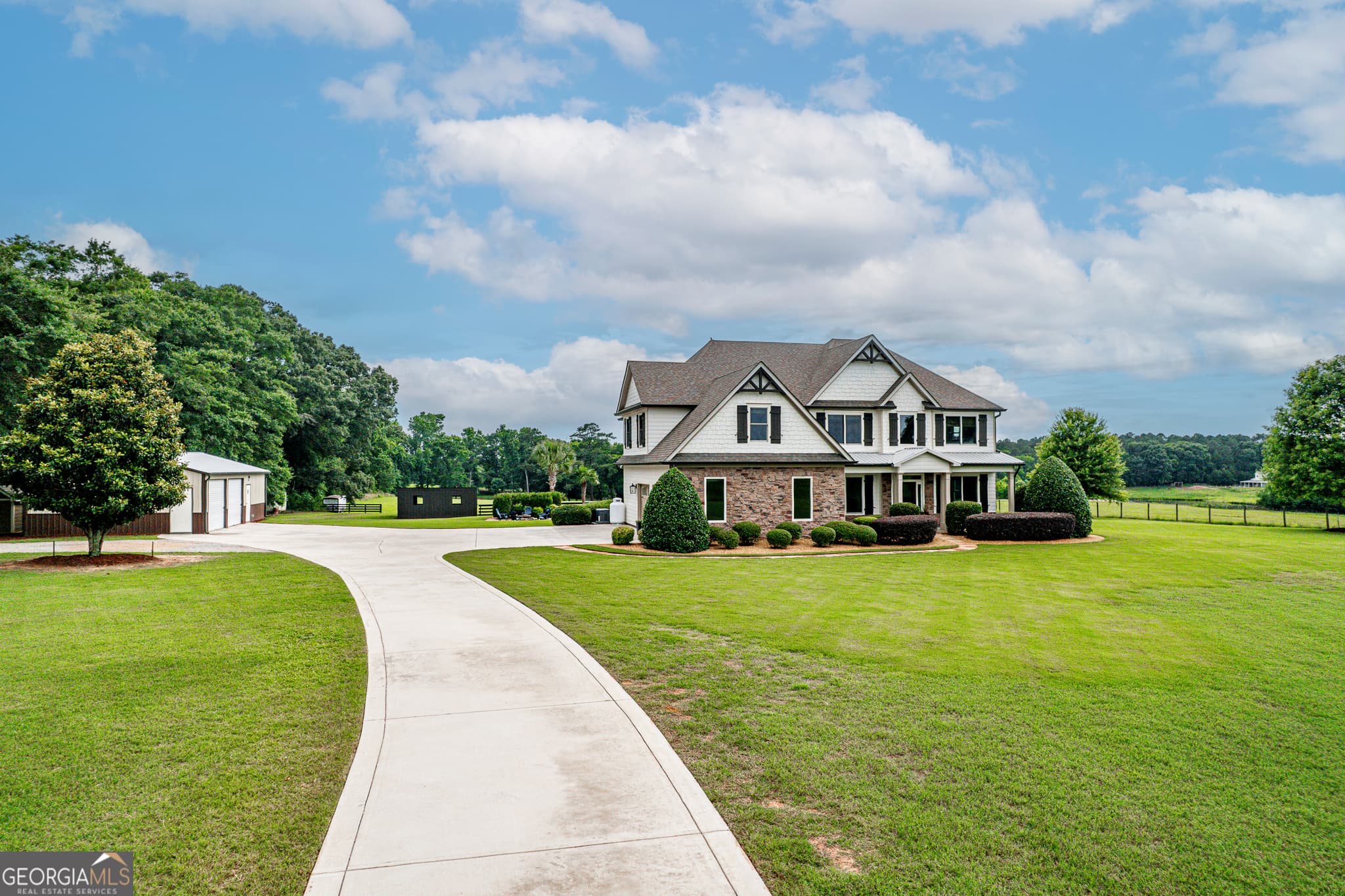 6 bedroom, 4.5 bathroom, 3,504 sq ft single family residence under contract at 405 New Phoenix Road, Eatonton, GA 31024 — photo 5
