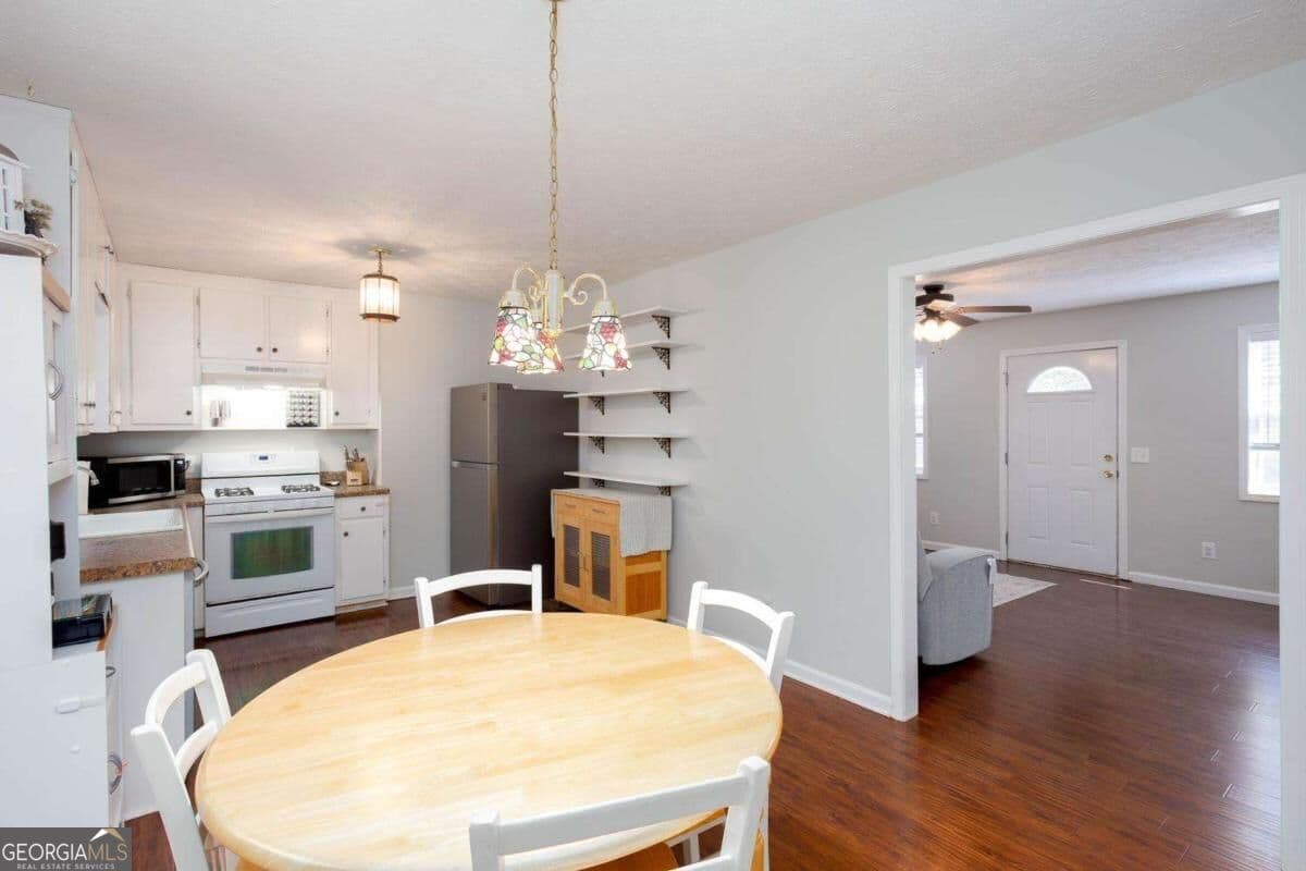 3 bedroom, 2 bathroom, 1,384 sq ft single family residence for sale at 2430 Trenton Drive, Canton, GA 30115 — photo 7