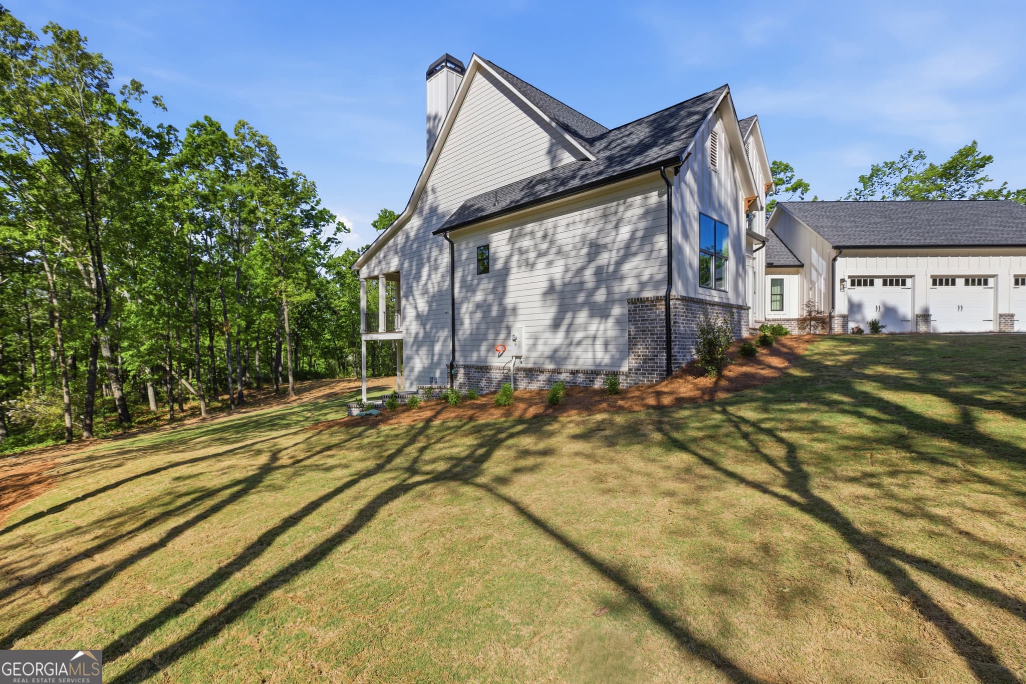 4 bedroom, 4.5 bathroom, 3,214 sq ft single family residence for sale at 110 Fall Pippin Court, Clarkesville, GA 30523 — photo 6