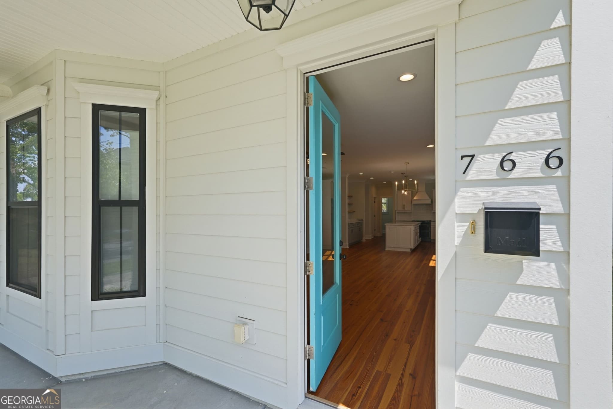5 bedroom, 1 bathroom, 1,928 sq ft single family residence for sale at 766 E Park Avenue, Savannah, GA 31401 — photo 3