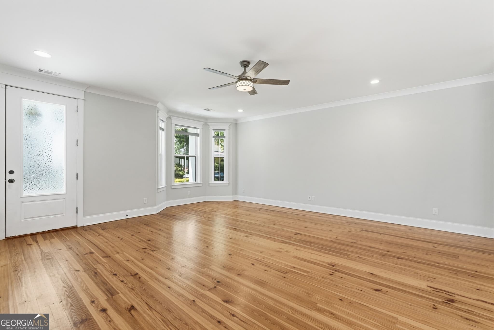5 bedroom, 1 bathroom, 1,928 sq ft single family residence for sale at 766 E Park Avenue, Savannah, GA 31401 — photo 5