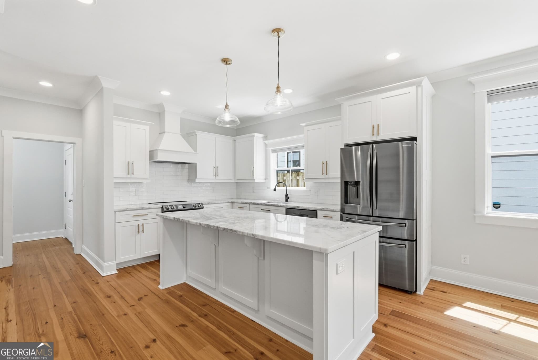5 bedroom, 1 bathroom, 1,928 sq ft single family residence for sale at 766 E Park Avenue, Savannah, GA 31401 — photo 9