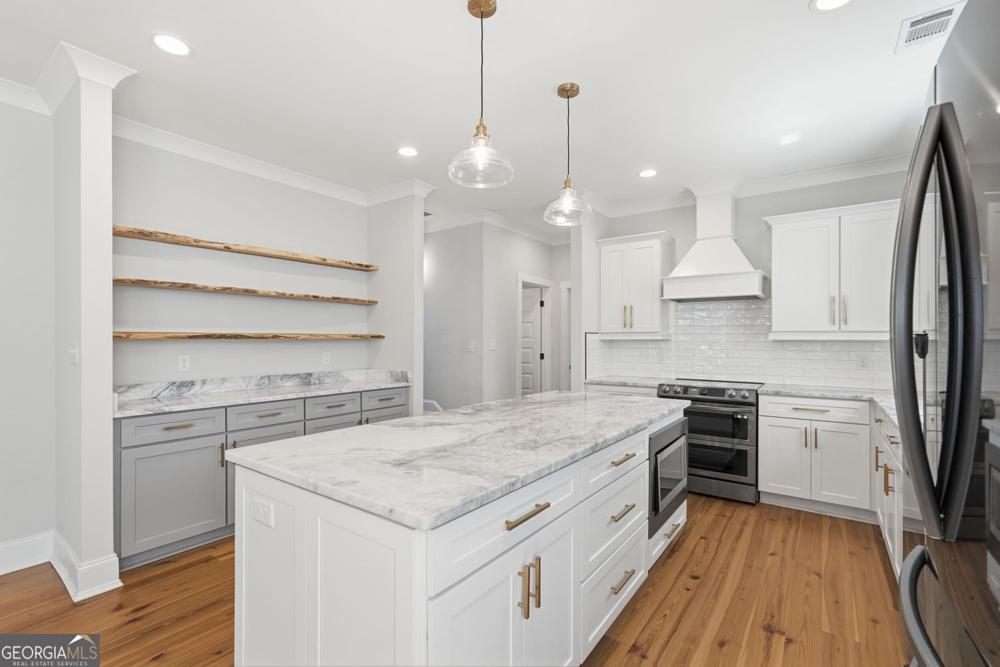5 bedroom, 1 bathroom, 1,928 sq ft single family residence for sale at 766 E Park Avenue, Savannah, GA 31401 — photo 10