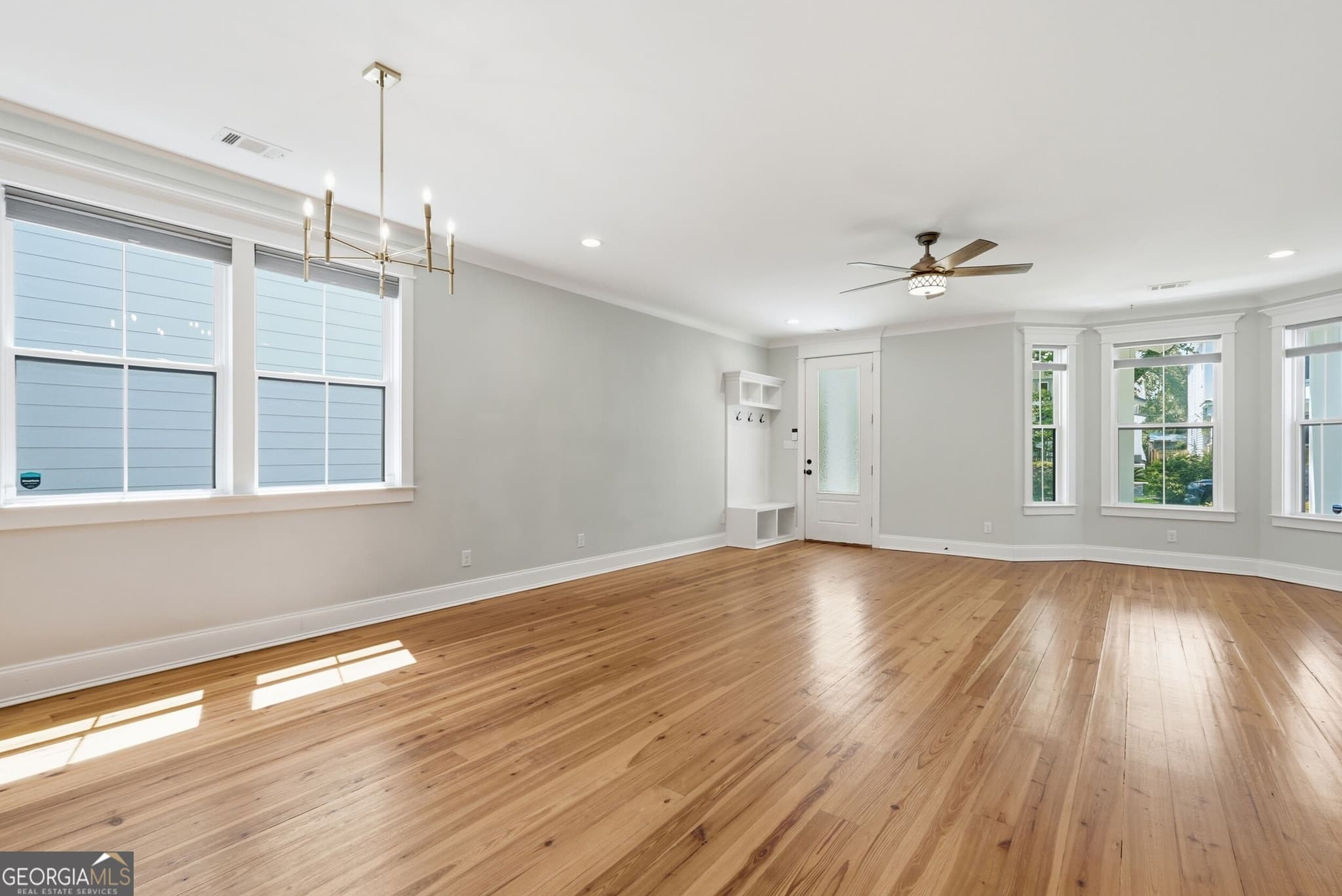 5 bedroom, 1 bathroom, 1,928 sq ft single family residence for sale at 766 E Park Avenue, Savannah, GA 31401 — photo 8