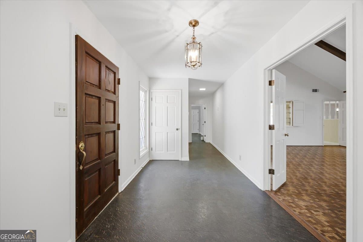 4 bedroom, 4.5 bathroom, 4,145 sq ft single family residence for sale at 4950 Wellington Drive, Macon, GA 31210 — photo 4