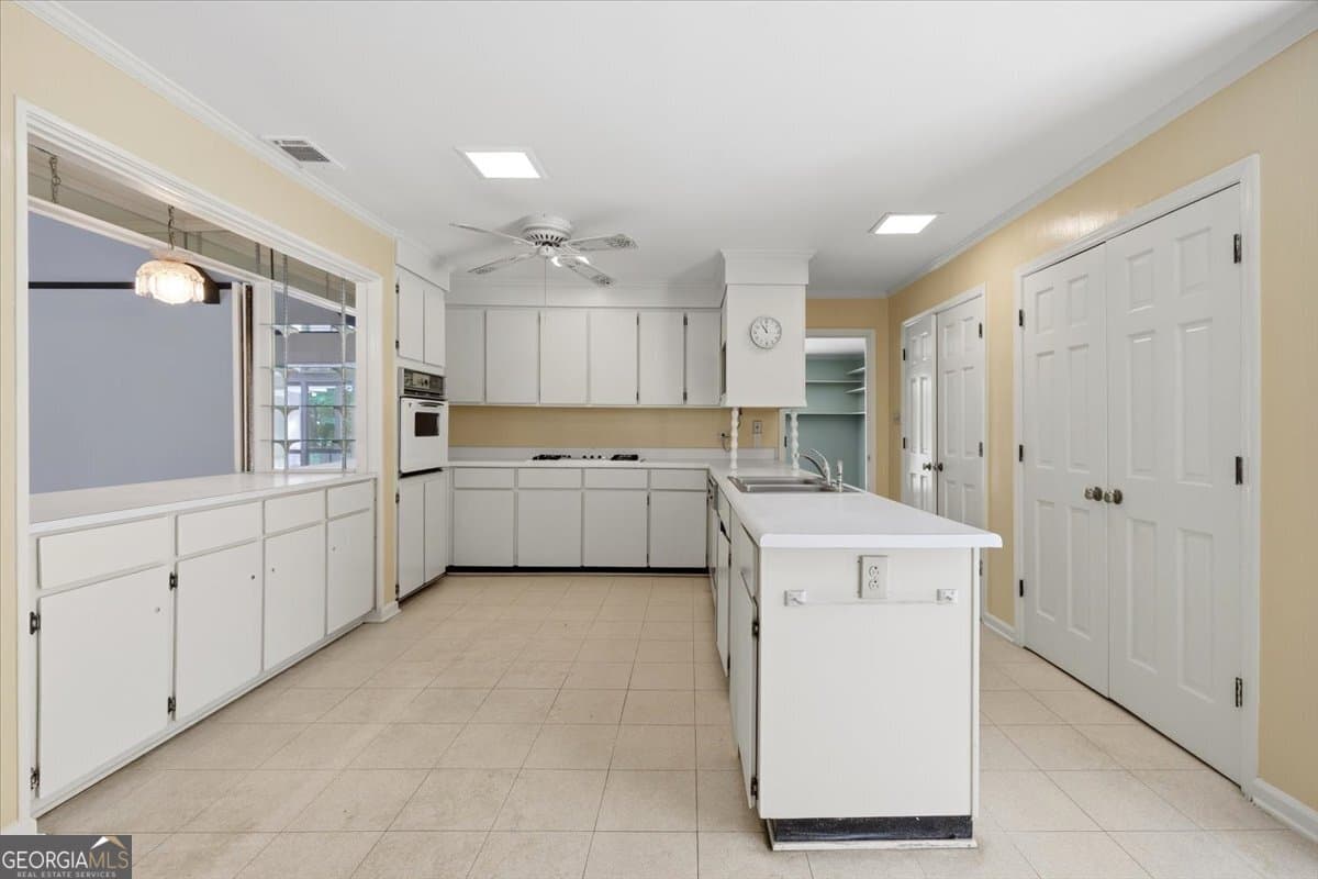 4 bedroom, 4.5 bathroom, 4,145 sq ft single family residence for sale at 4950 Wellington Drive, Macon, GA 31210 — photo 8