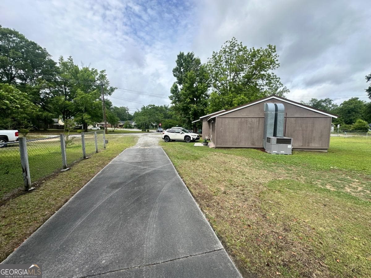 2 bedroom, 1.5 bathroom single family residence for sale at 648 Ellington Avenue, Thomson, GA 30824 — photo 2
