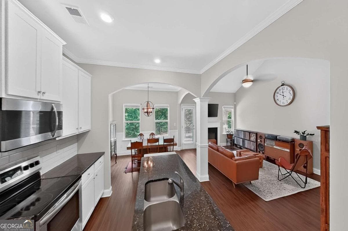 3 bedroom, 3 bathroom, 2,176 sq ft single family residence for sale at 2530 Grayton Loop, Villa Rica, GA 30180 — photo 6