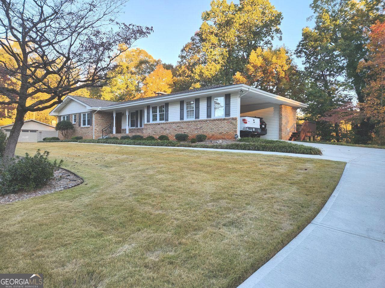 4 bedroom, 2 bathroom, 1,822 sq ft single family residence for sale at 1554 COOPER LAKE Road, Smyrna, GA 30082 — photo 5