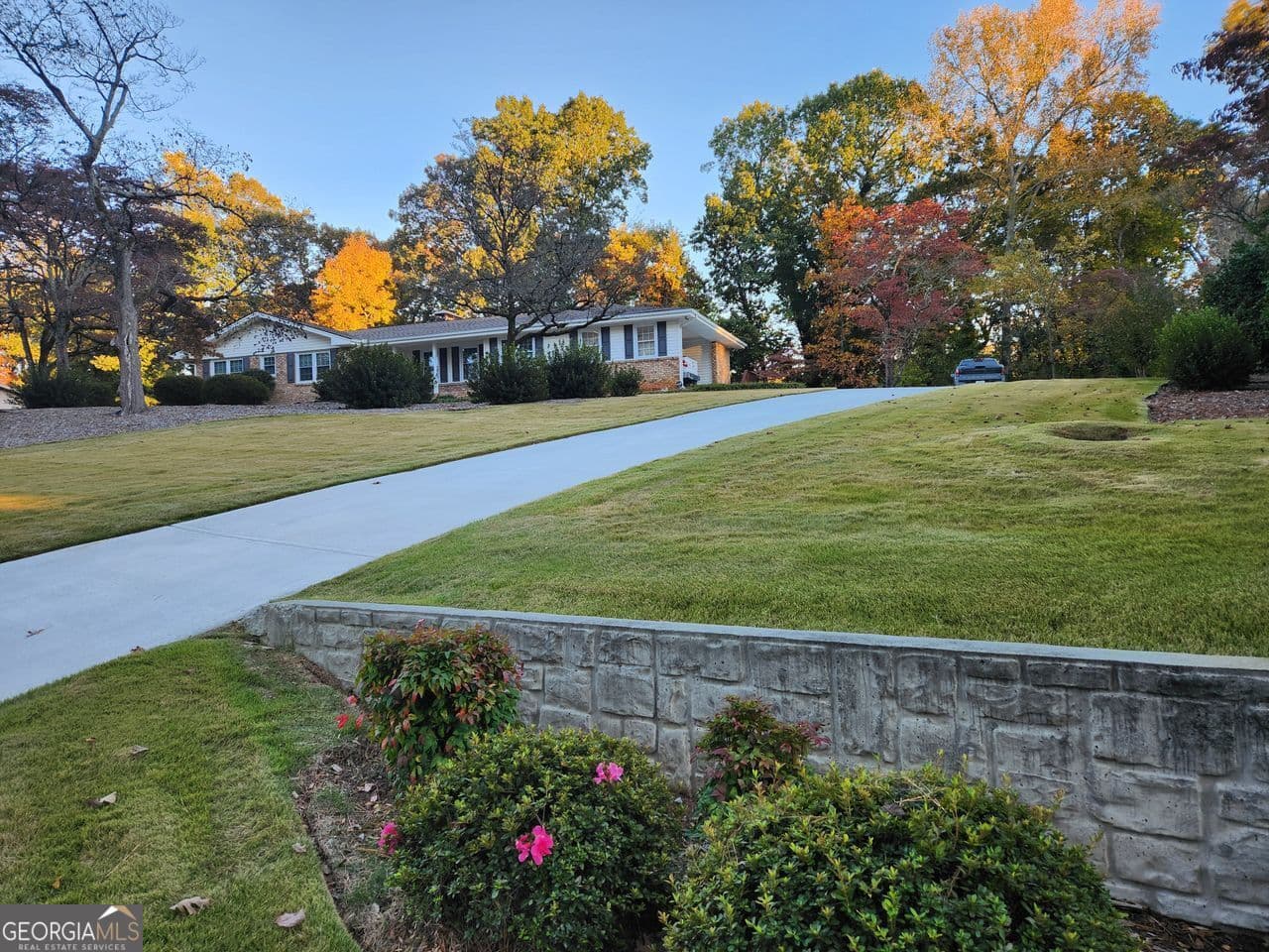 4 bedroom, 2 bathroom, 1,822 sq ft single family residence for sale at 1554 COOPER LAKE Road, Smyrna, GA 30082 — photo 9