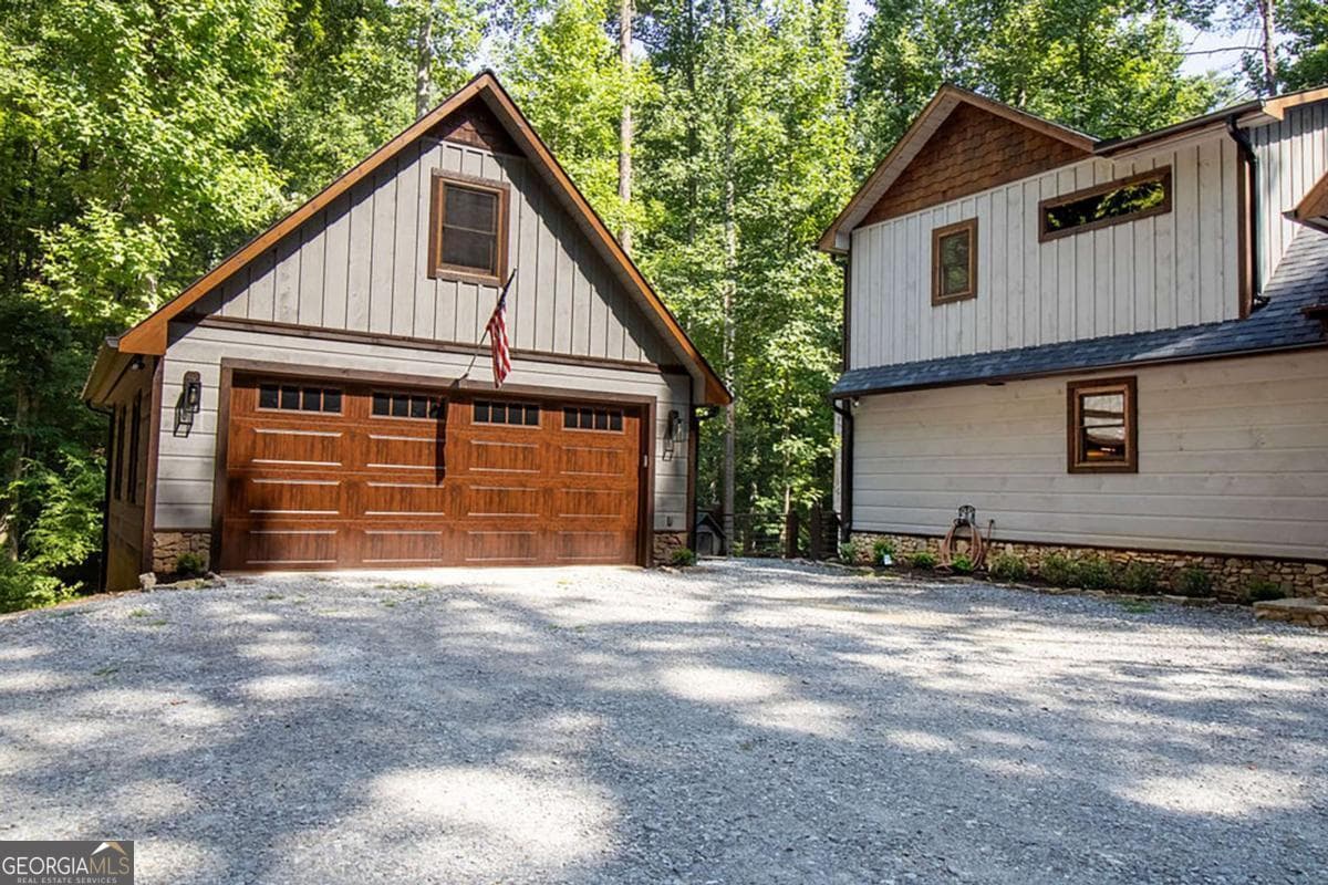 3 bedroom, 3 bathroom, 2,820 sq ft cabin,single family residence for sale at 142 Timber Ridge Road, Blue Ridge, GA 30513 — photo 5
