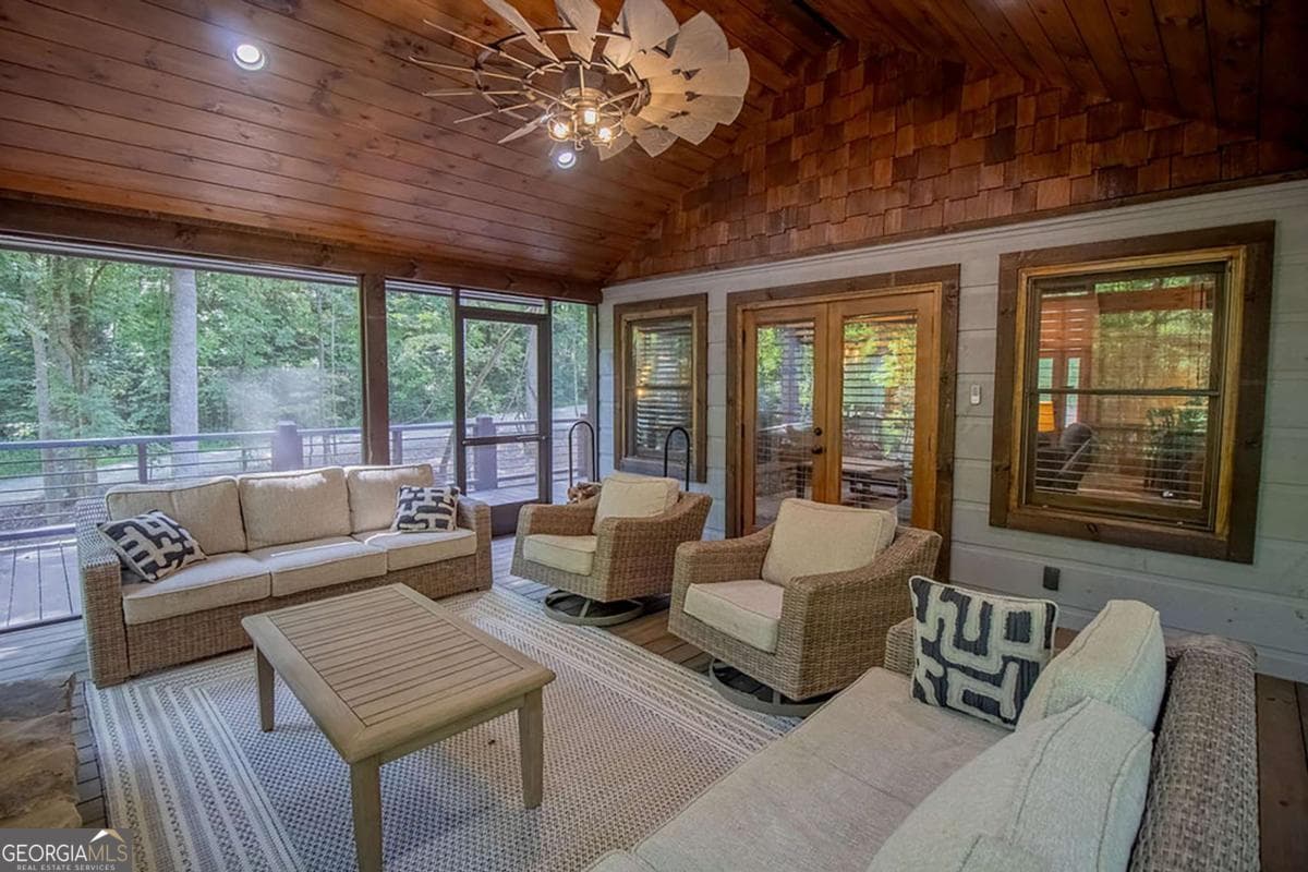 3 bedroom, 3 bathroom, 2,820 sq ft cabin,single family residence for sale at 142 Timber Ridge Road, Blue Ridge, GA 30513 — photo 8