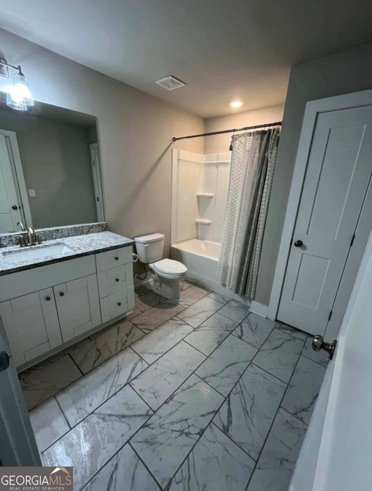 4 bedroom, 3.5 bathroom, 2,600 sq ft townhouse for sale at 2170 Rail Yard Avenue, Grayson, GA 30017 — photo 5