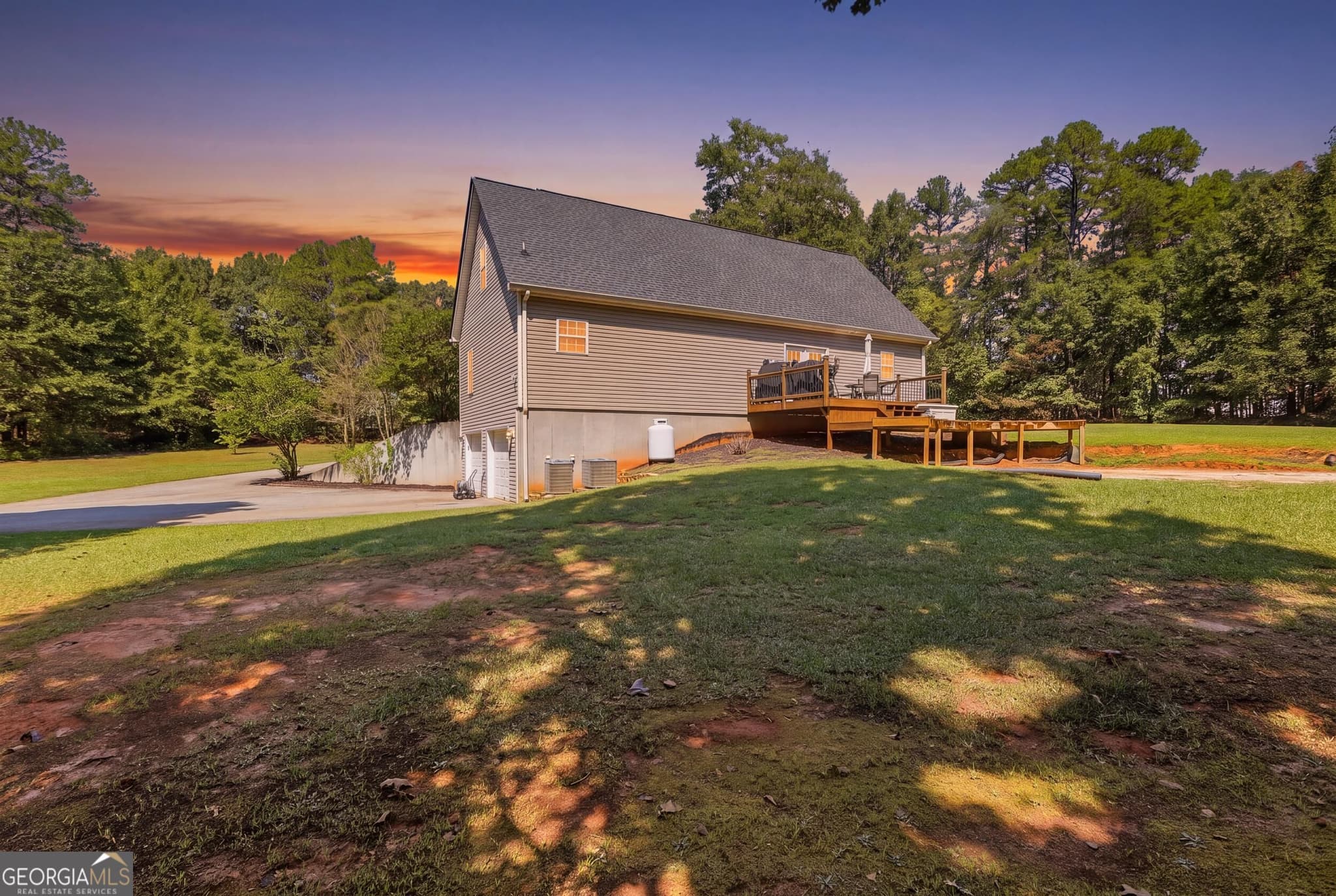3 bedroom, 2.5 bathroom, 3,658 sq ft single family residence for sale at 2952 Rock Creek Road, Toccoa, GA 30577 — photo 3