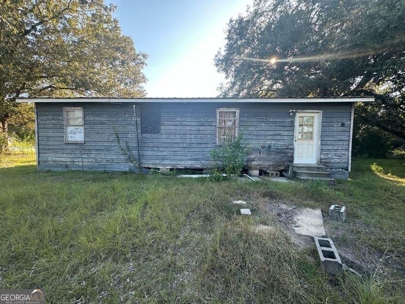 2 bedroom, 1 bathroom, 1,008 sq ft single family residence for sale at 294 Clear Lake Road, Newton, GA 39870