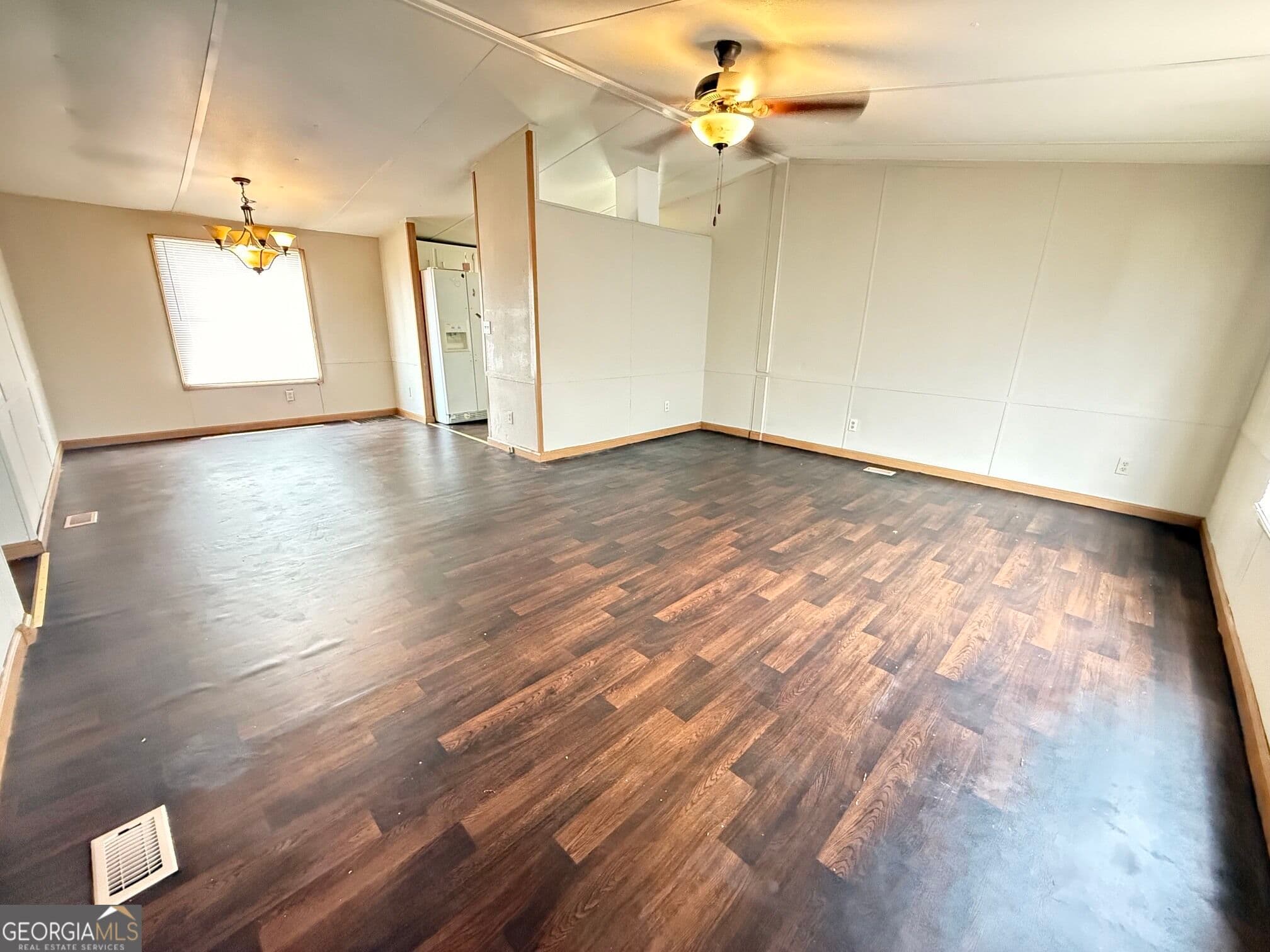 4 bedroom, 2 bathroom, 1,768 sq ft manufactured home,single family residence for sale at 1361 Edgewood Avenue, Douglas, GA 31533 — photo 2