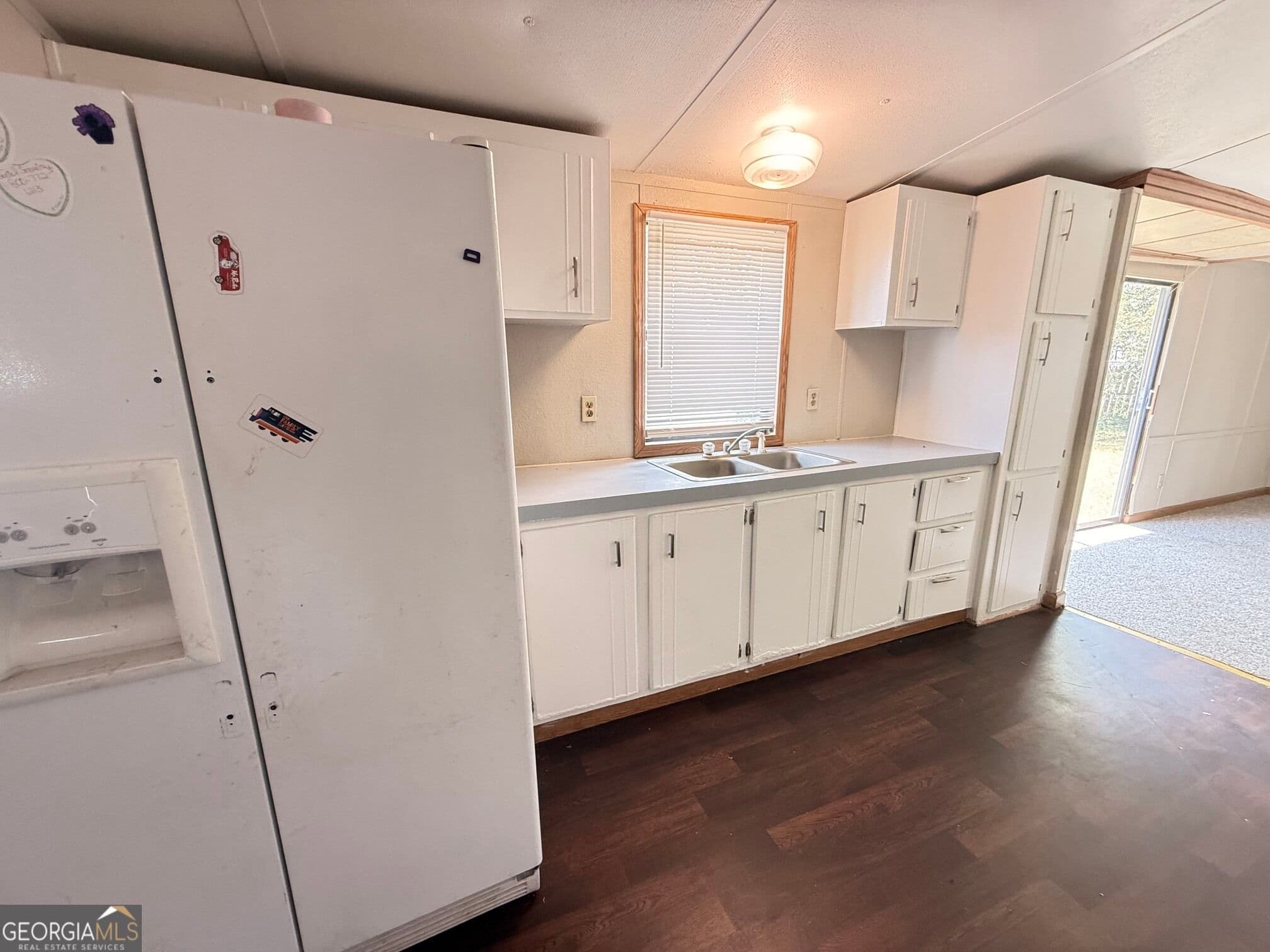 4 bedroom, 2 bathroom, 1,768 sq ft manufactured home,single family residence for sale at 1361 Edgewood Avenue, Douglas, GA 31533 — photo 6