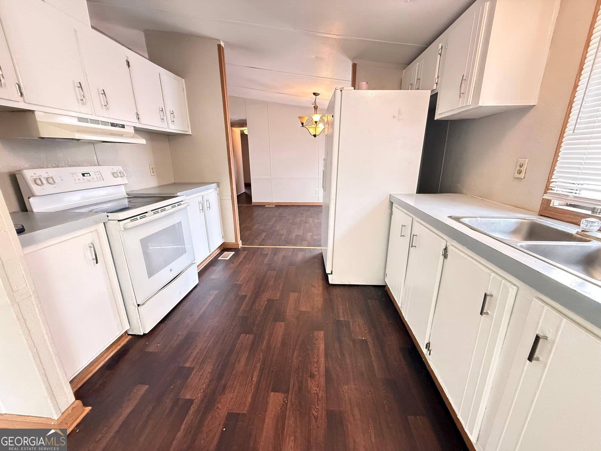 4 bedroom, 2 bathroom, 1,768 sq ft manufactured home,single family residence for sale at 1361 Edgewood Avenue, Douglas, GA 31533 — photo 7