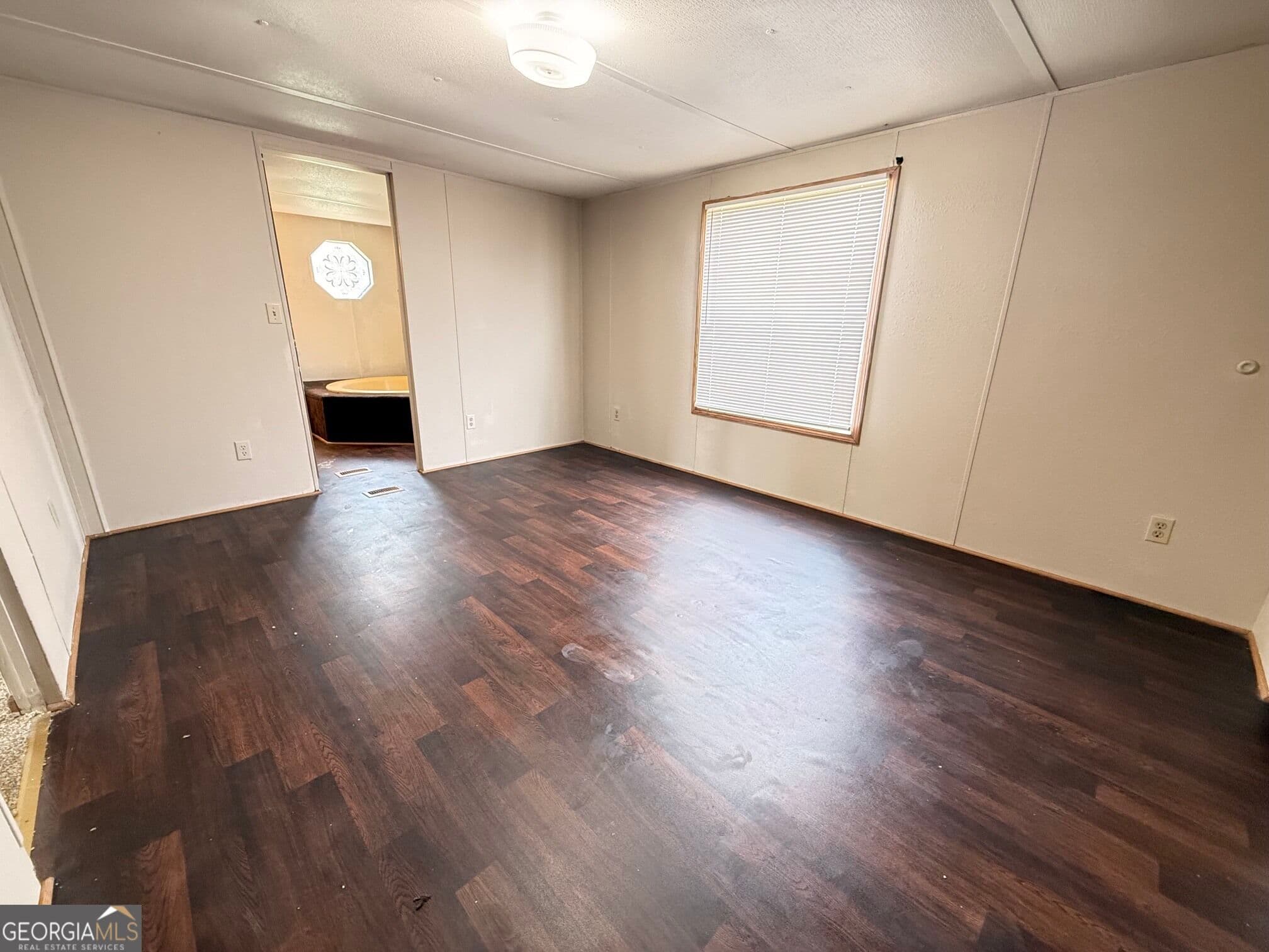 4 bedroom, 2 bathroom, 1,768 sq ft manufactured home,single family residence for sale at 1361 Edgewood Avenue, Douglas, GA 31533 — photo 10