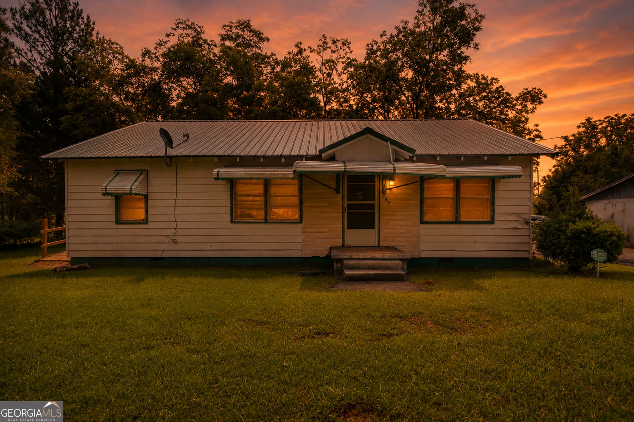 3 bedroom, 1 bathroom, 1,520 sq ft single family residence sold at 194 Lovers Lane, Milledgeville, GA 31061