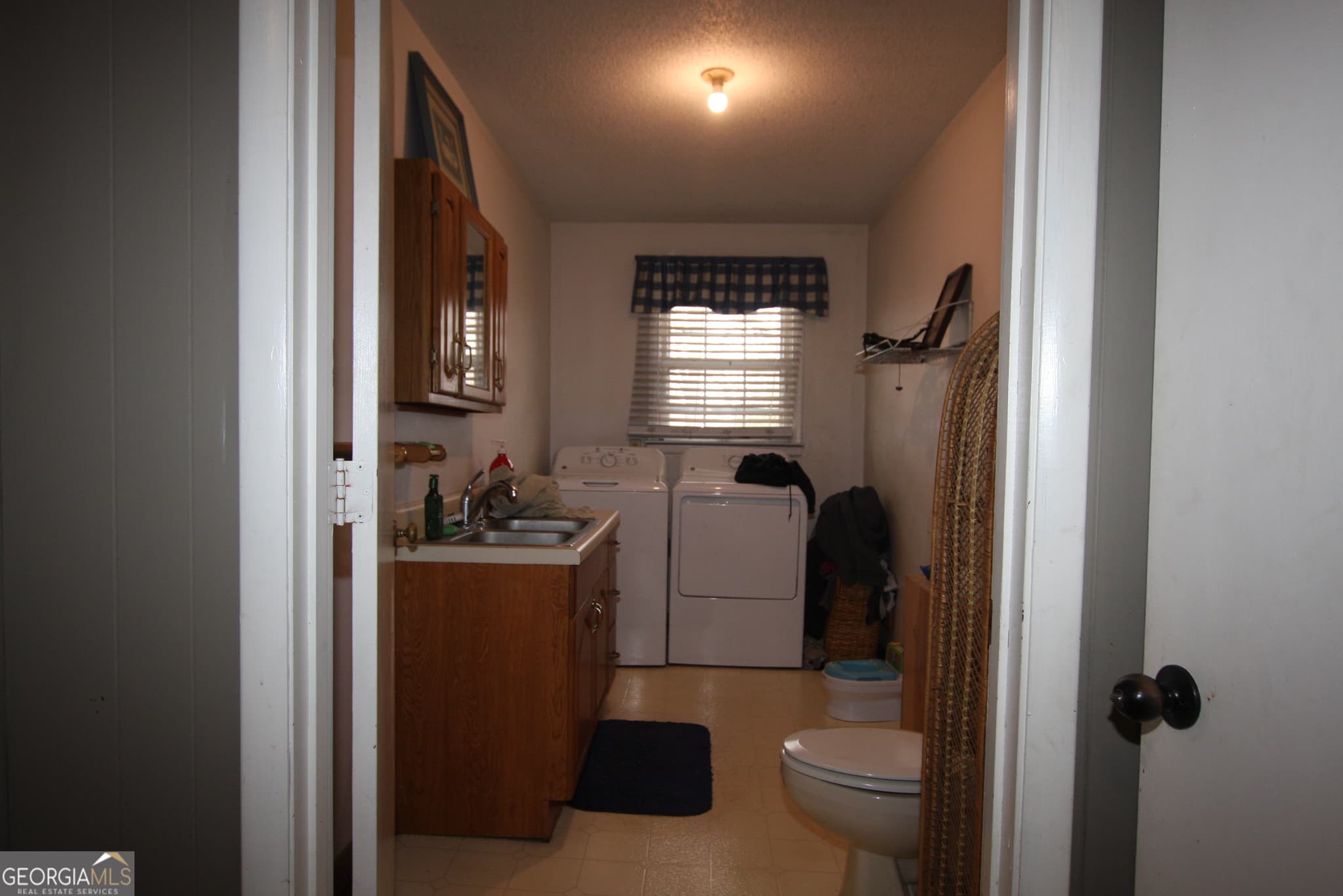 3 bedroom, 2.5 bathroom, 2,290 sq ft single family residence for sale at 406 & 410 Old Rome Road, Silver Creek, GA 30173 — photo 10