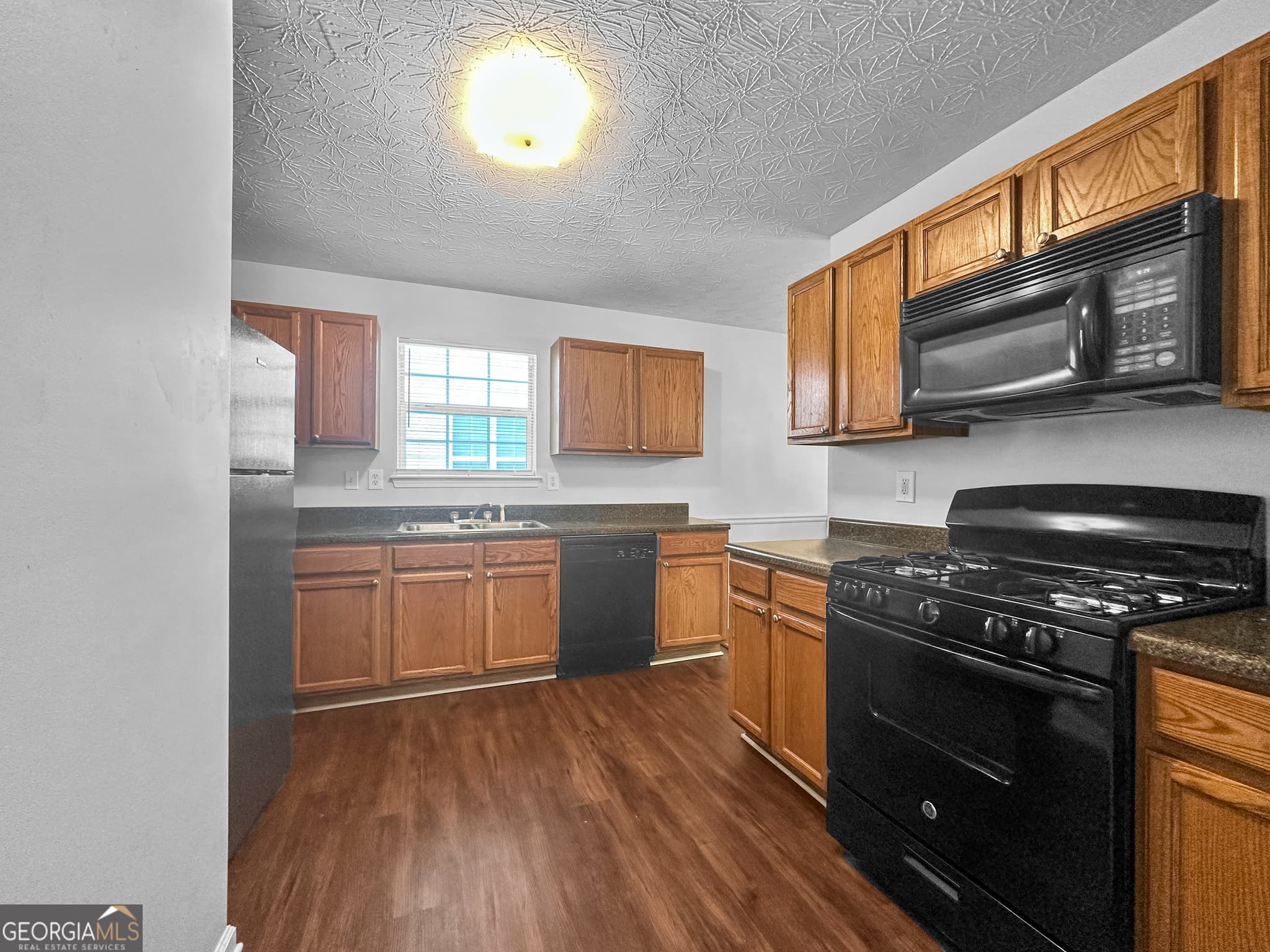 3 bedroom, 2.5 bathroom, 2,884 sq ft single family residence for rent at 417 Kirkland Drive, Locust Grove, GA 30248 for $1,745 a month — photo 6