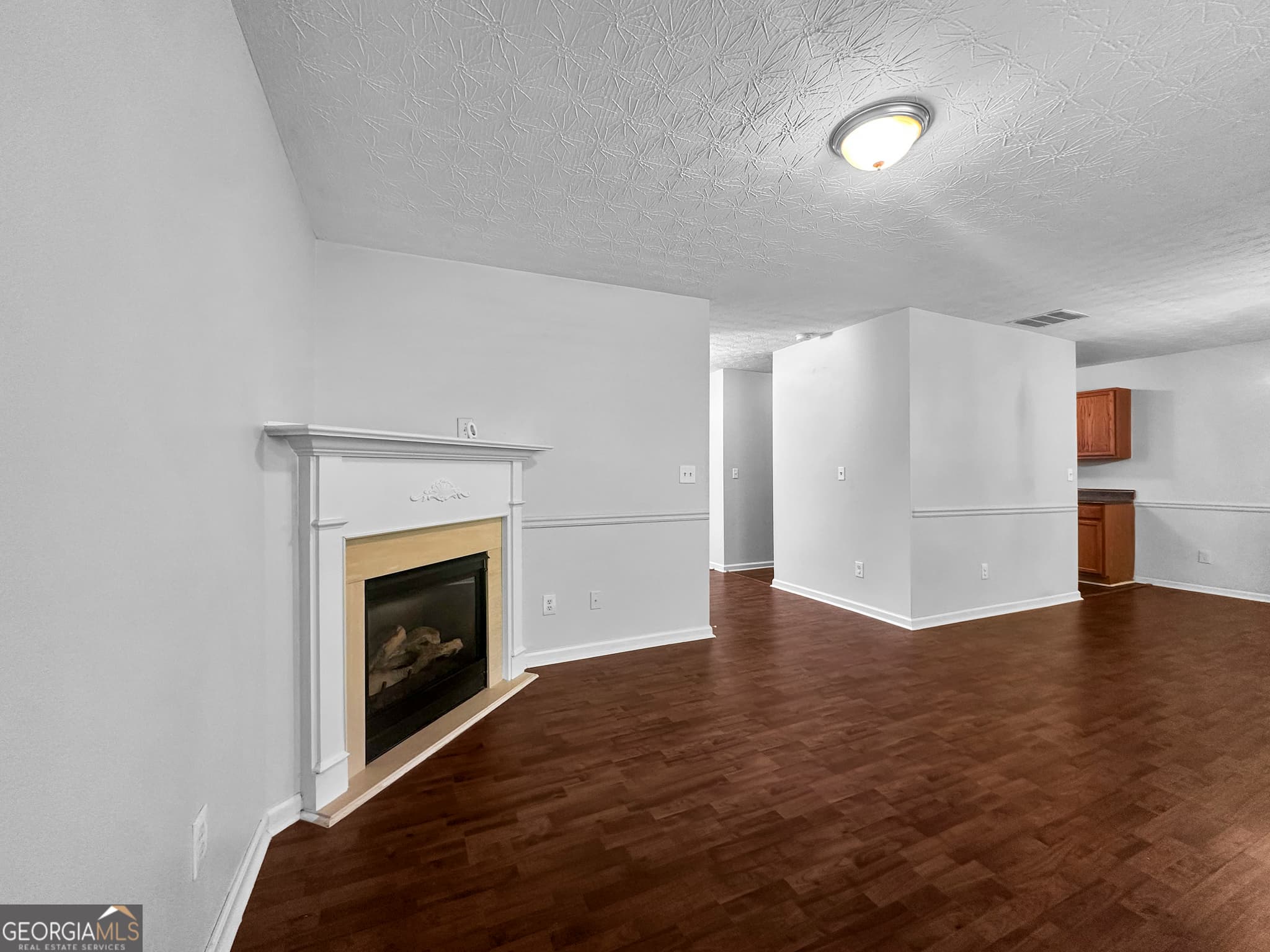 3 bedroom, 2.5 bathroom, 2,884 sq ft single family residence for rent at 417 Kirkland Drive, Locust Grove, GA 30248 for $1,745 a month — photo 4