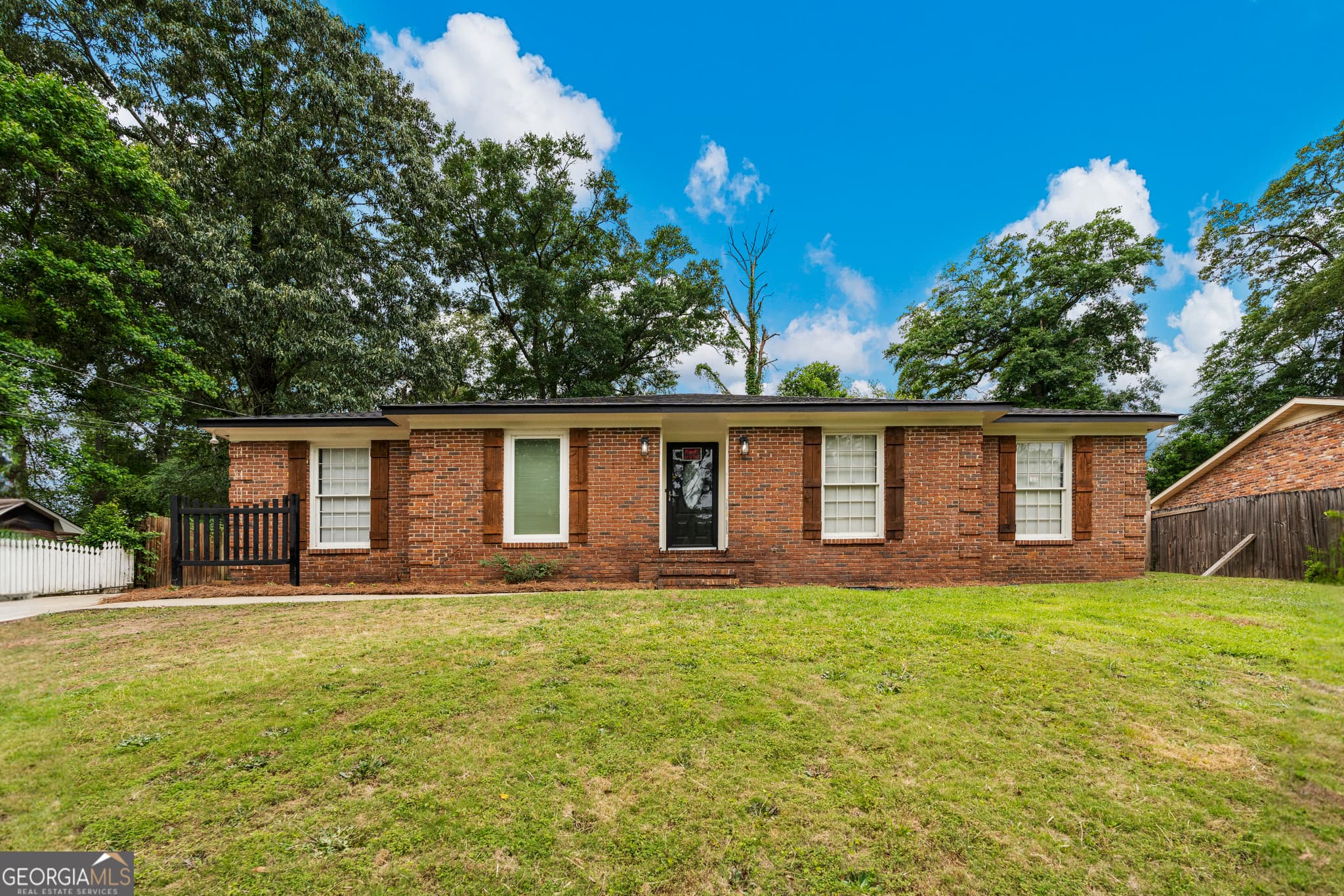 3 bedroom, 2 bathroom, 1,651 sq ft single family residence for sale at 6143 BROOKLET Drive, Columbus, GA 31909 — photo 1 of 30