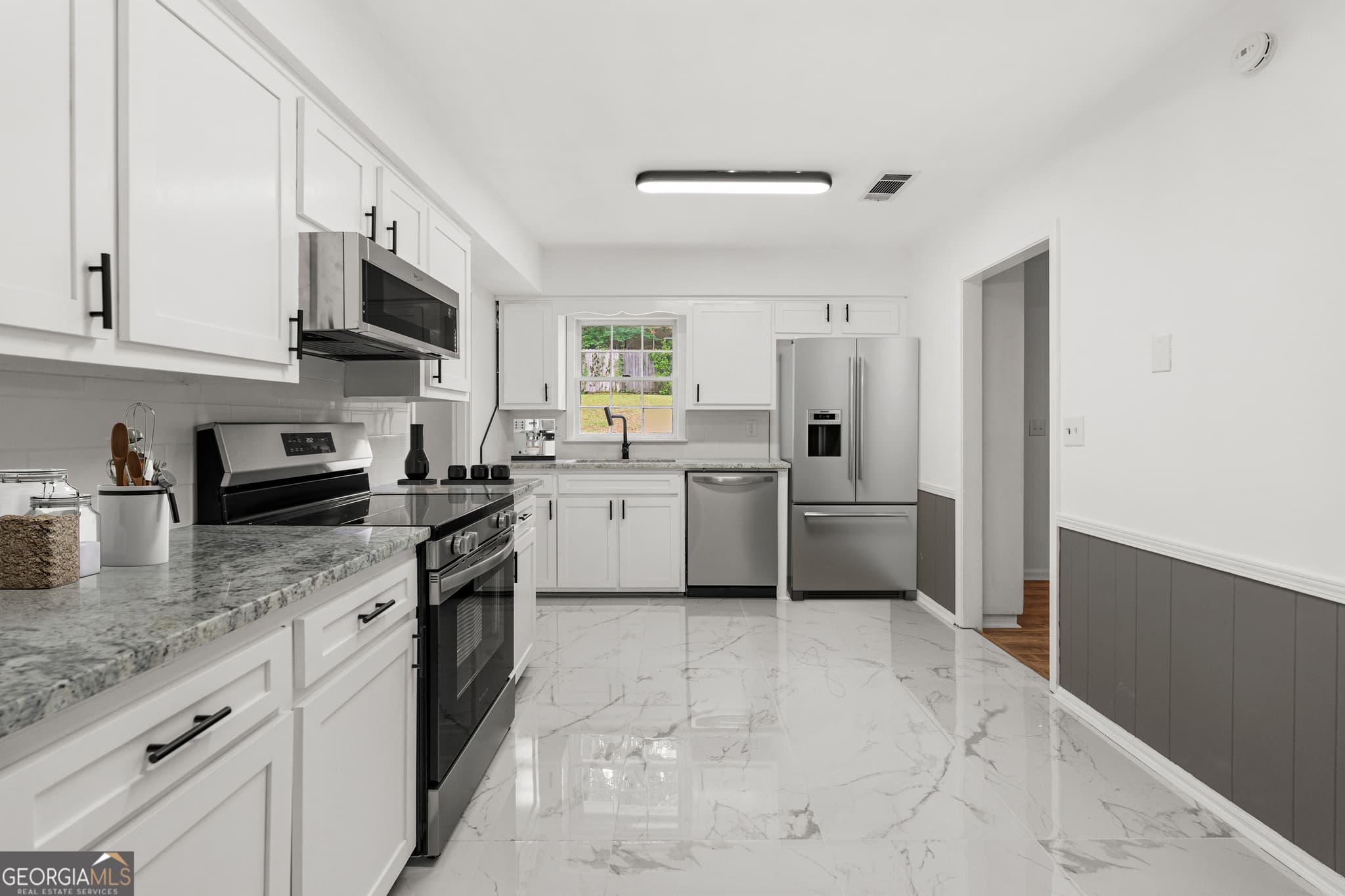 3 bedroom, 2 bathroom, 1,651 sq ft single family residence for sale at 6143 BROOKLET Drive, Columbus, GA 31909 — photo 8
