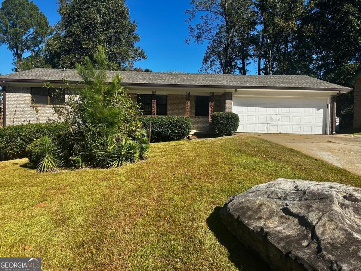 4 bedroom, 3 bathroom, 2,340 sq ft single family residence for sale at 1724 Cherry Valley Circle, Atlanta, GA 30316
