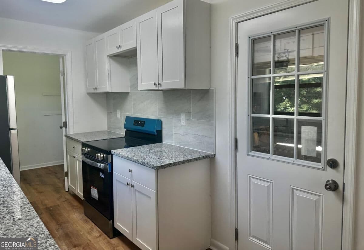 4 bedroom, 3 bathroom, 2,340 sq ft single family residence for sale at 1724 Cherry Valley Circle, Atlanta, GA 30316 — photo 8
