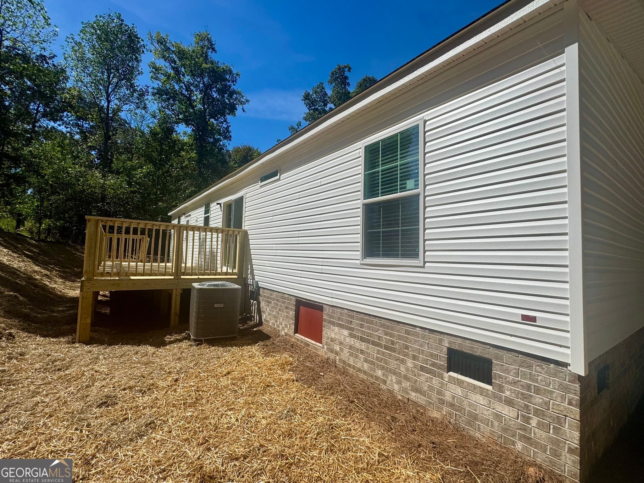 3 bedroom, 2 bathroom, 1,456 sq ft manufactured home,single family residence for sale at 1064 Garner Road, Cornelia, GA 30531 — photo 5