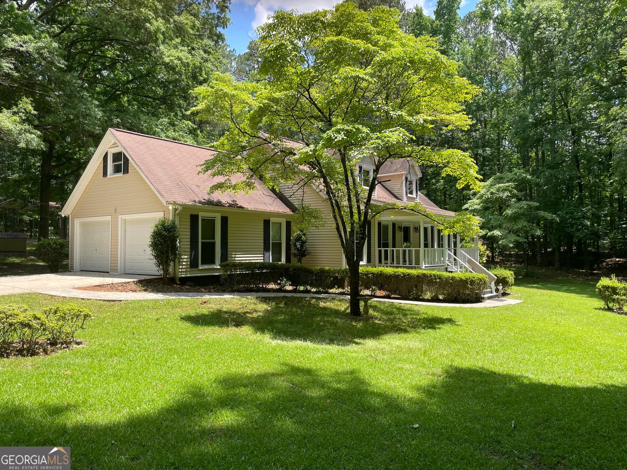 3 bedroom, 2.5 bathroom, 1,630 sq ft single family residence for rent at 160 Shoal Creek Road, Fayetteville, GA 30215 for $3,500 a month — photo 2